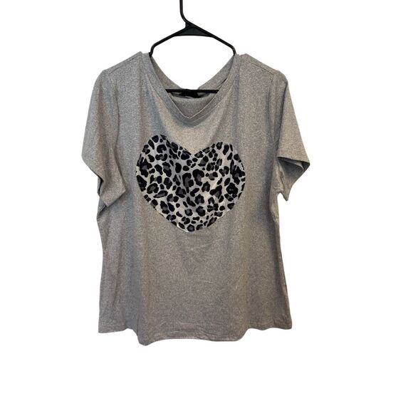Gray Cheetah Heart Graphic Tshirt - Picture 2 of 4